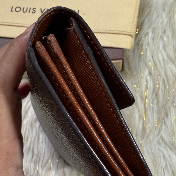 Louis vuitton Sarah Monogram long wallet with Duster and box included. 2CC slot - Picture 11 of 16